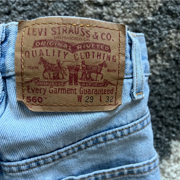 Levi’s Vintage High Waited Baggy Shorts - Picture 2 of 3